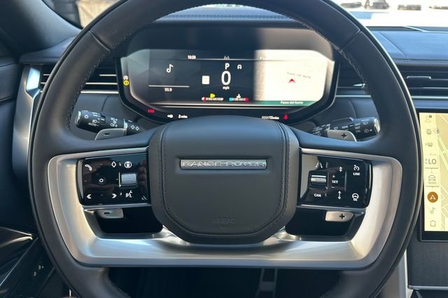 New 2026 Obsidian Black in Gloss Finish Land Rover SE image 22