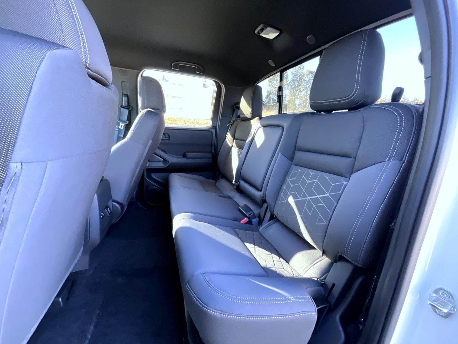 2026 Nissan Frontier SV - Photo 11