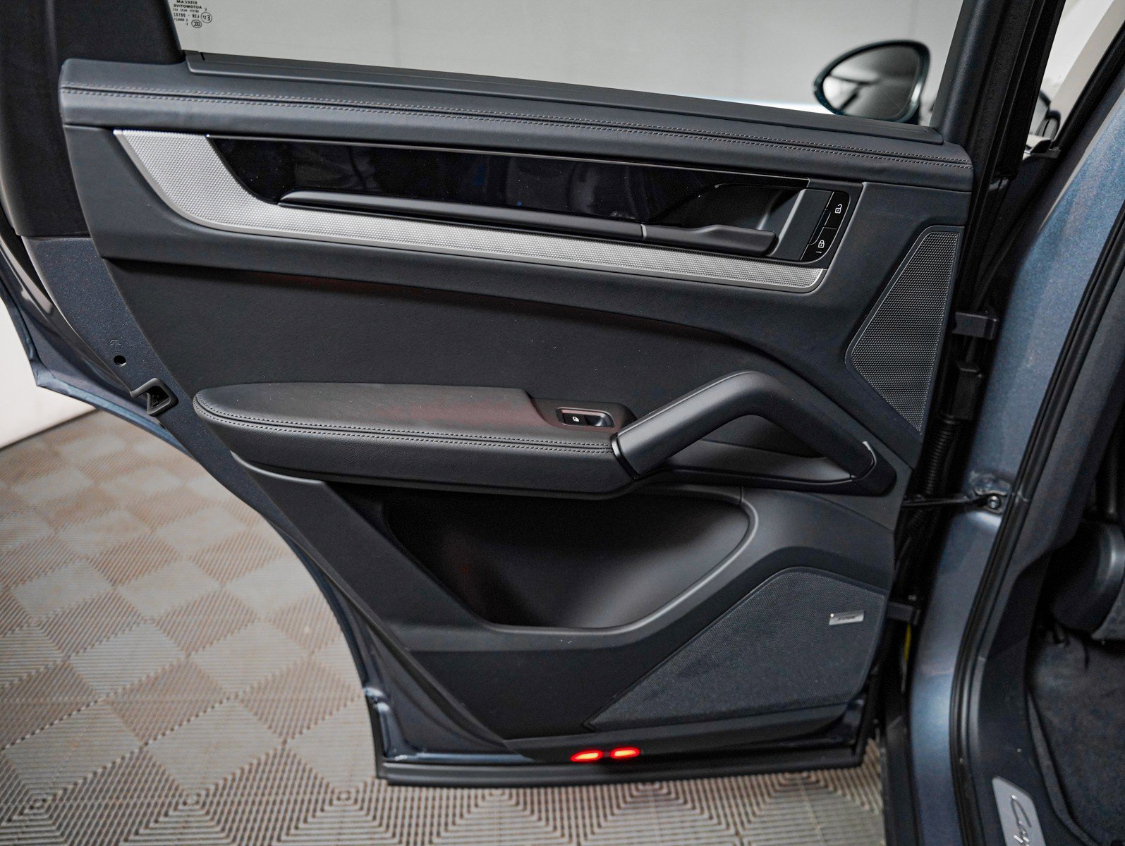 2026 Porsche Cayenne S - Photo 27