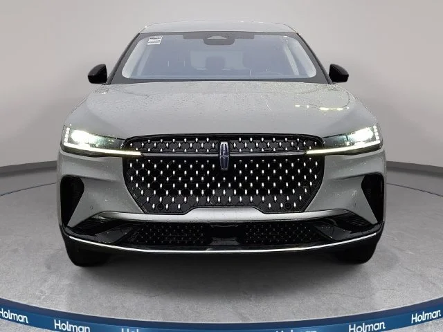Used 2026 Gray Lincoln Premiere image 2