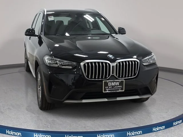 Used 2022 Black Sapphire Metallic BMW xDrive30i image 3
