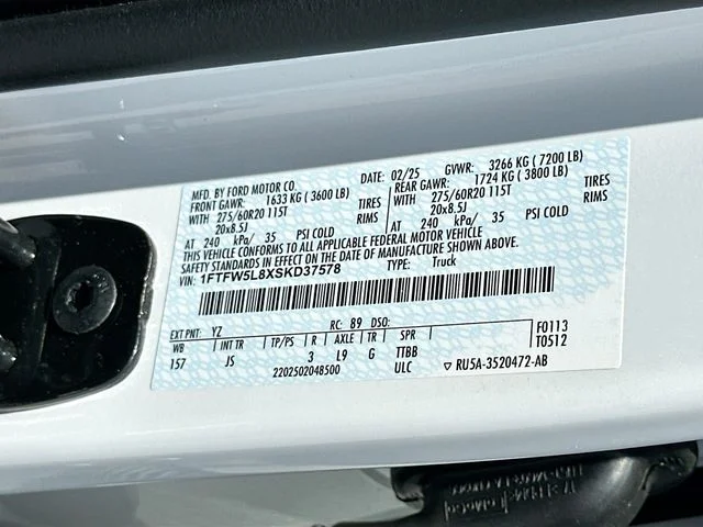 Used 2025 White Ford Lariat image 31