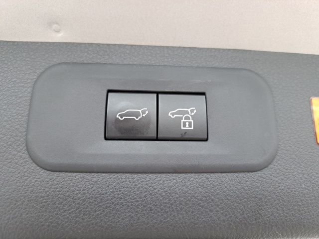 Used 2024 Silver Lexus 500h F SPORT Premium image 17