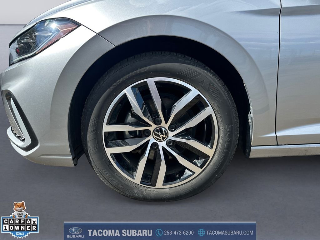 2025 Volkswagen Jetta SE - Photo 9