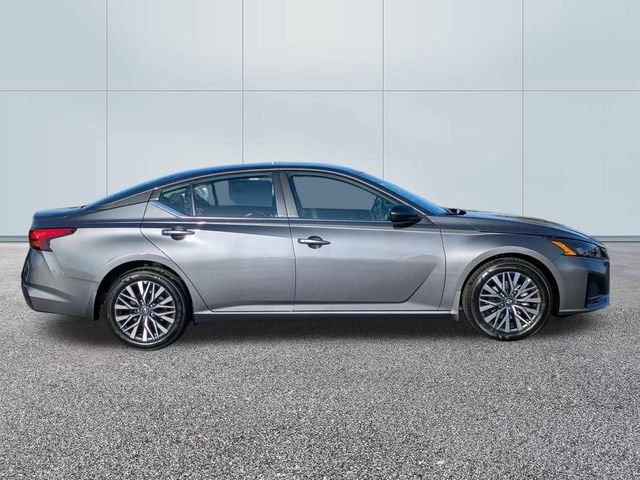 New 2026 Gun Metallic Nissan 2.5 SV image 4