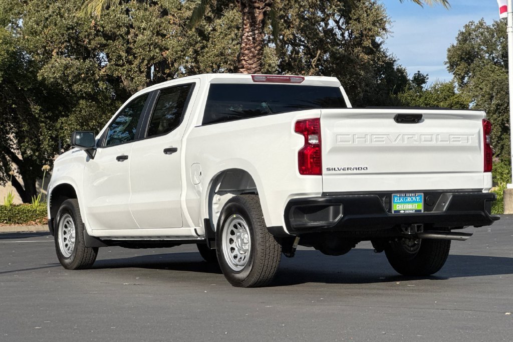 New 2026 Summit White Chevrolet WT image 5