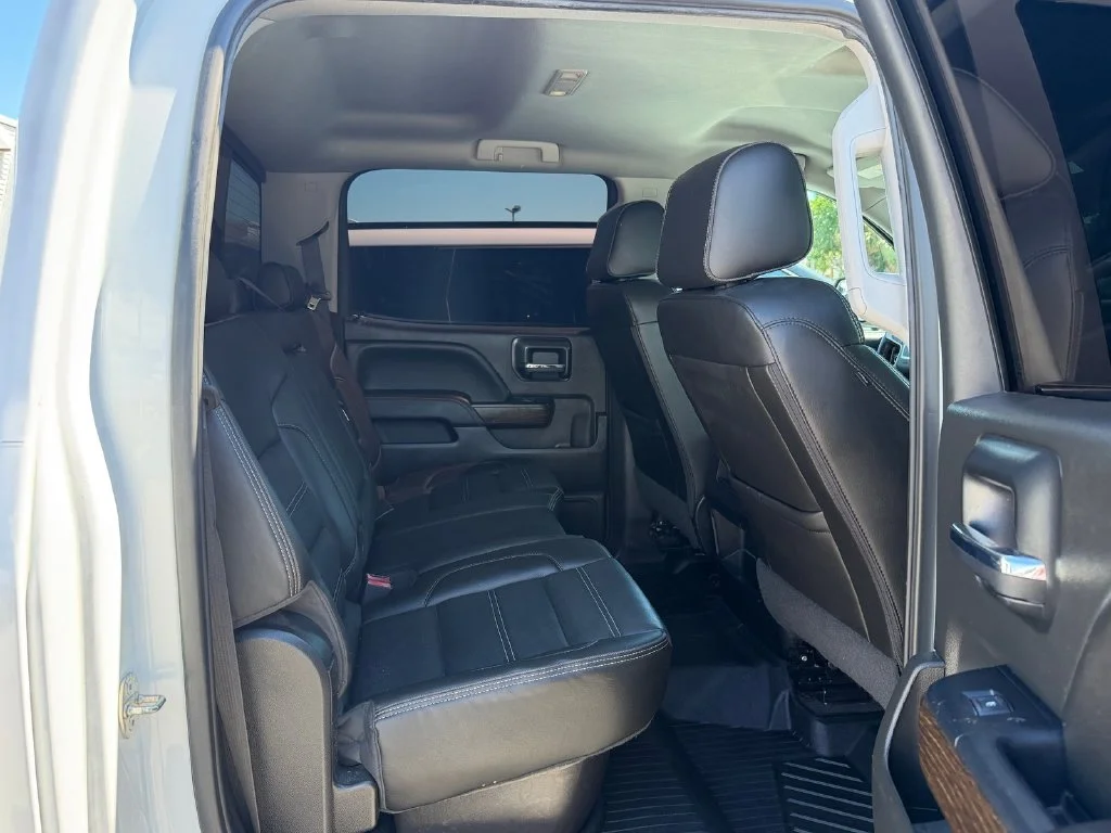 Used 2018 White GMC Denali image 15