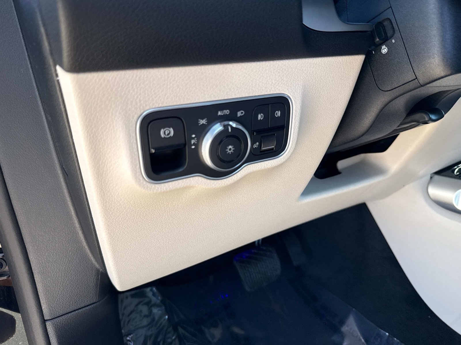 New 2026 Black Mercedes-Benz 250 4MATIC® SUV image 20