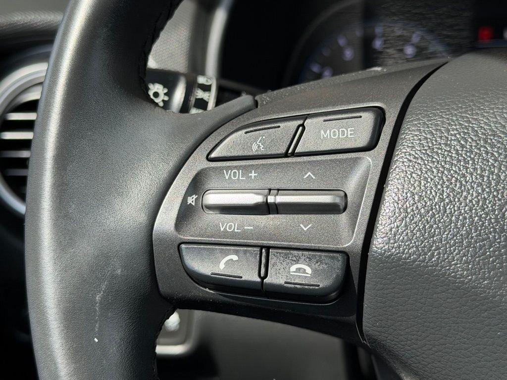 Used 2021 Ultra Black Hyundai SEL Plus image 22