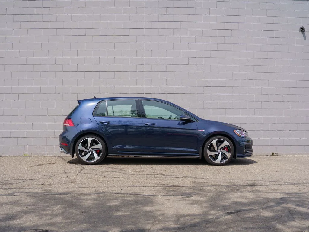 Used 2018 Blue Volkswagen 2.0T SE image 8