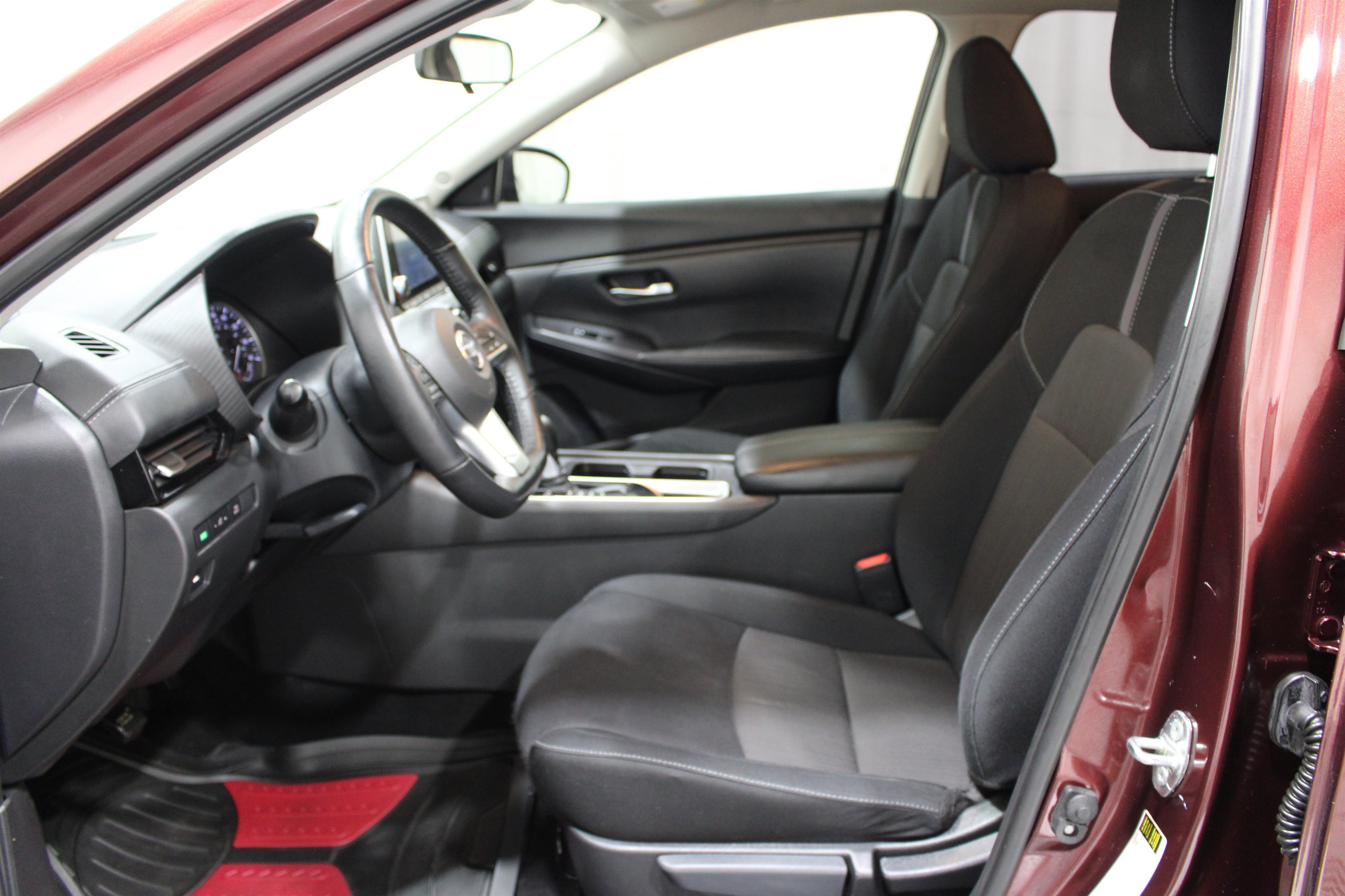 Used 2023 Rosewood Metallic Nissan SV image 3
