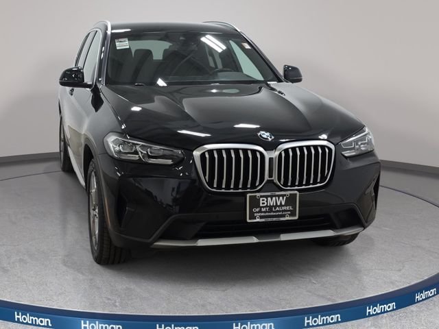Used 2022 Black Sapphire Metallic BMW xDrive30i image 3