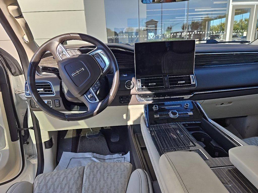 Used 2022 White Metallic Lincoln Black Label image 14
