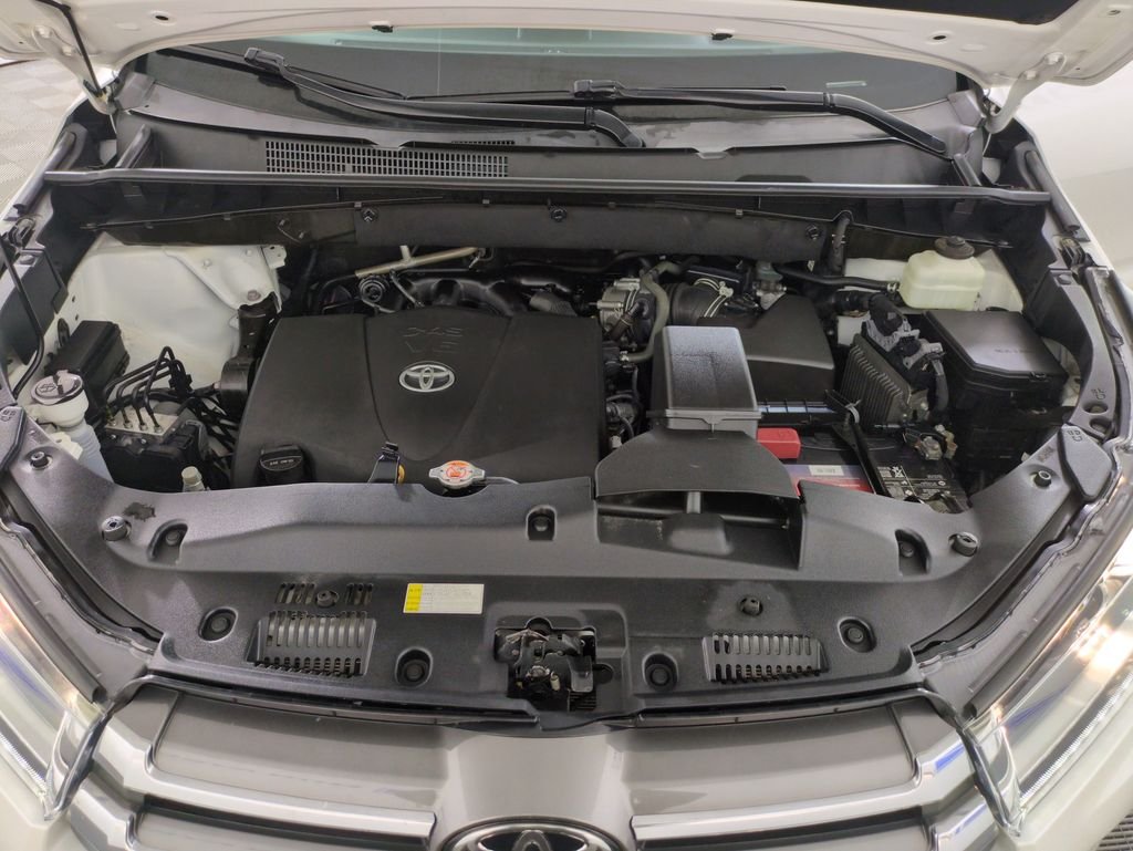 Used 2019 Blizzard Pearl Toyota Limited image 25