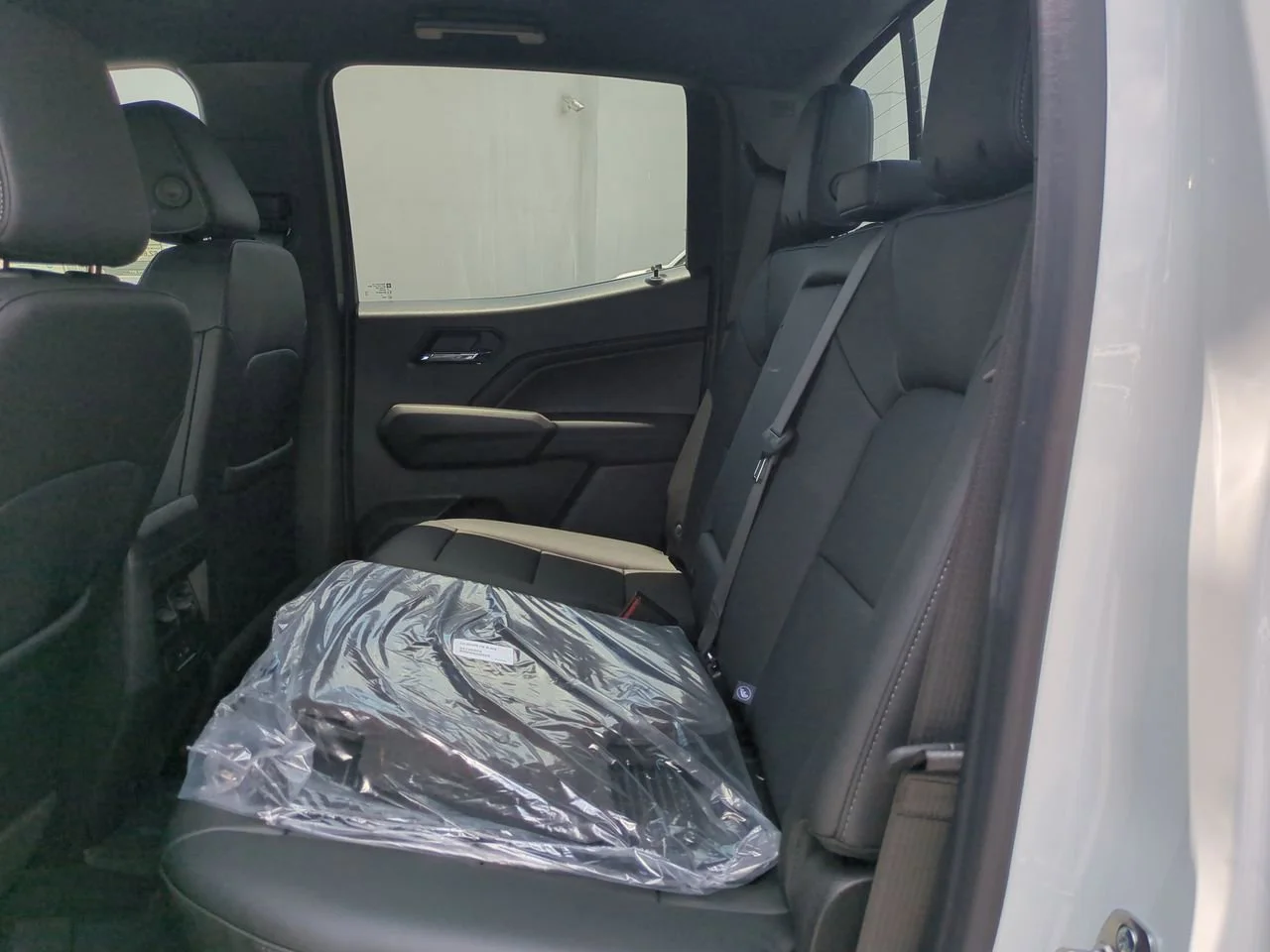 2025 Chevrolet Colorado LT - Photo 25