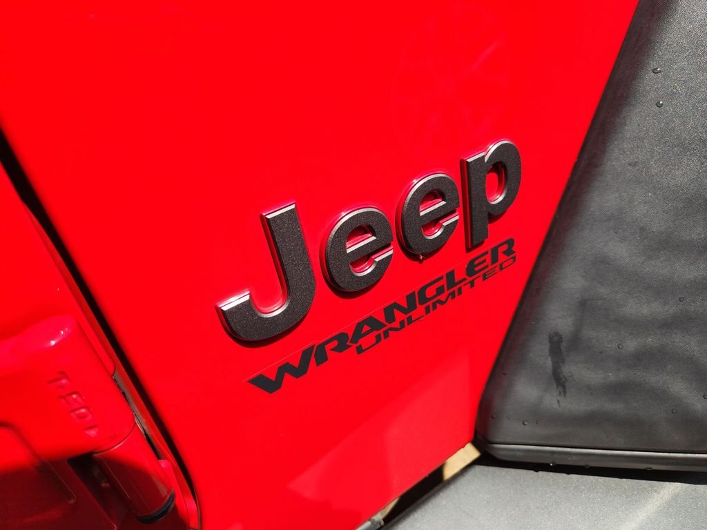 Used 2020 Firecracker Red Clearcoat Jeep Rubicon image 10