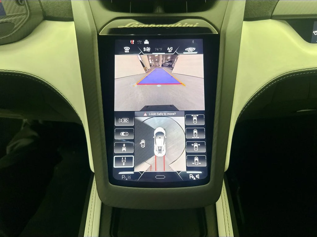 Used 2024  Lamborghini  image 14