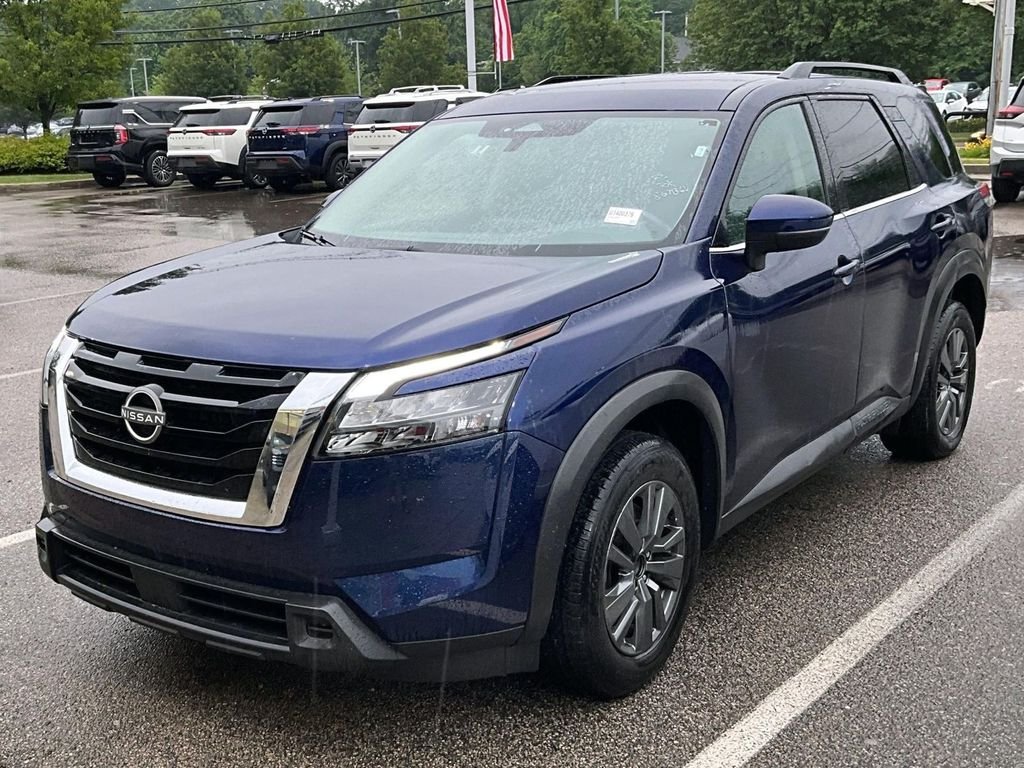 Used 2025 Blue Nissan SV image 3