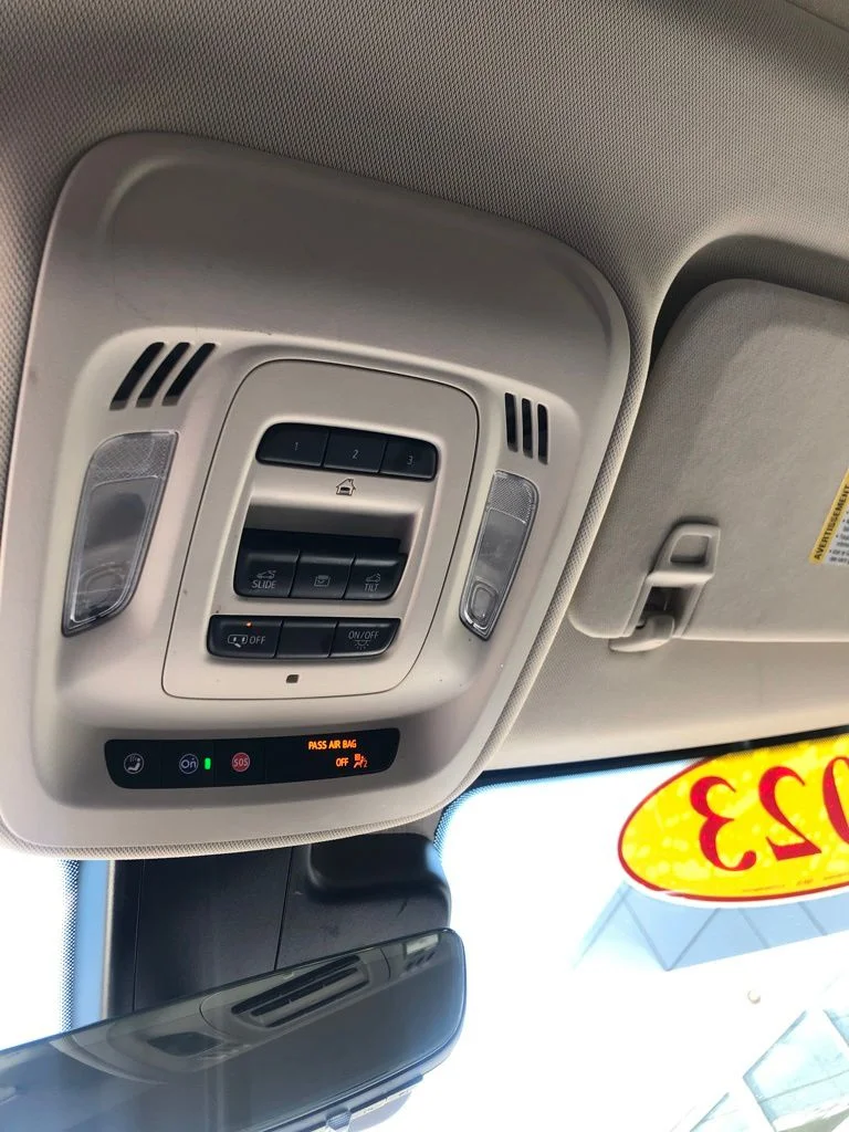 Used 2023 Gray Buick Avenir image 36