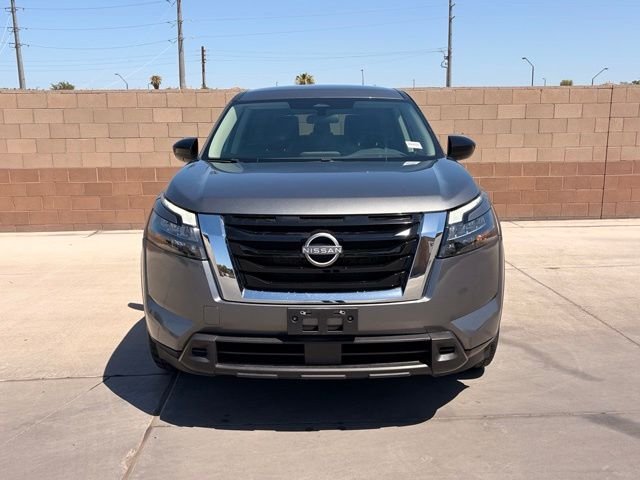 Used 2023 Gray Nissan S image 3
