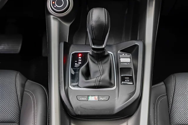 Used 2024 Blue Alfa Romeo Ti image 13