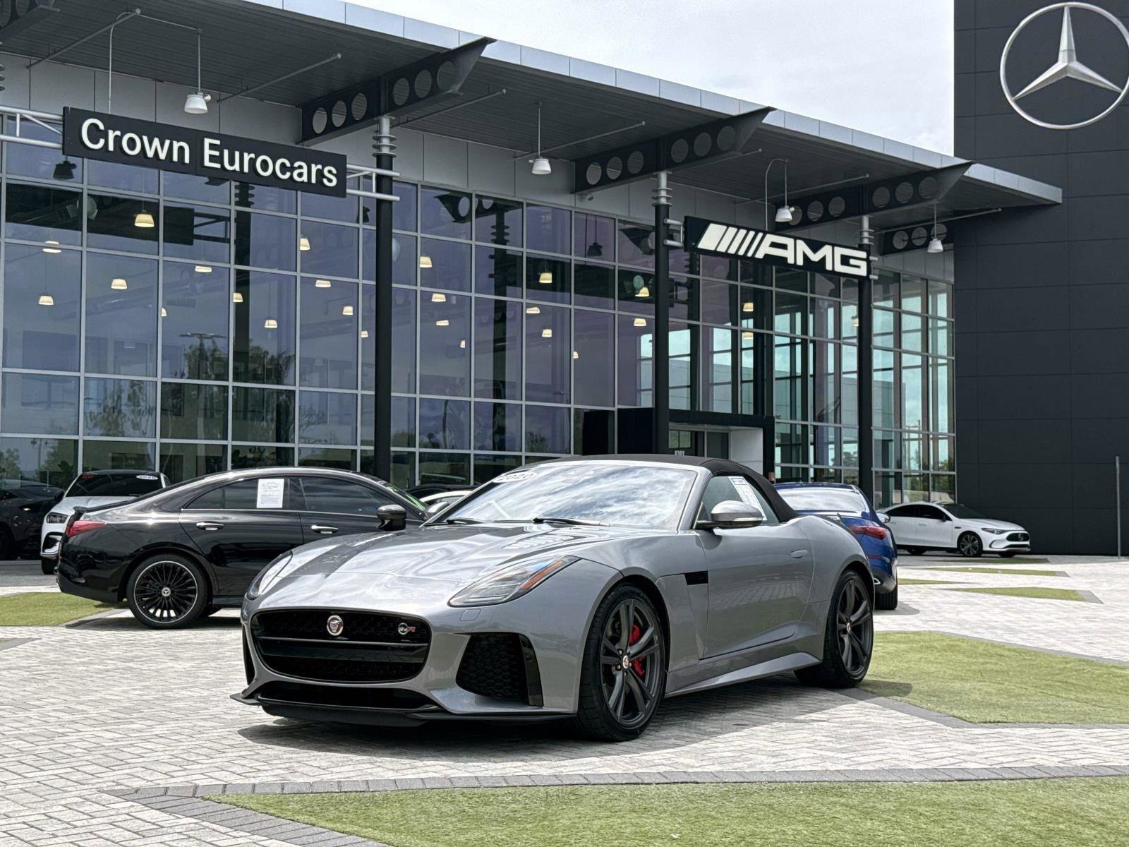 2020 Jaguar F-TYPE SVR Convertible's photo