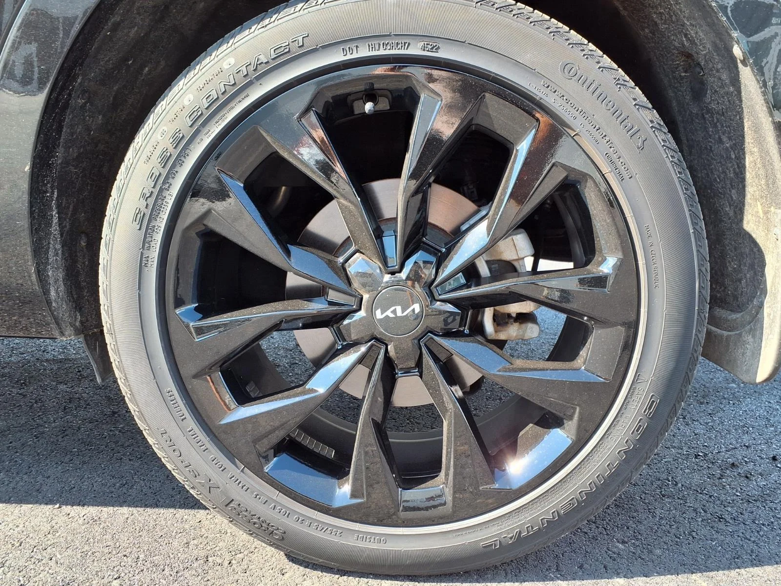 Used 2023 Ebony Black Kia SX image 34