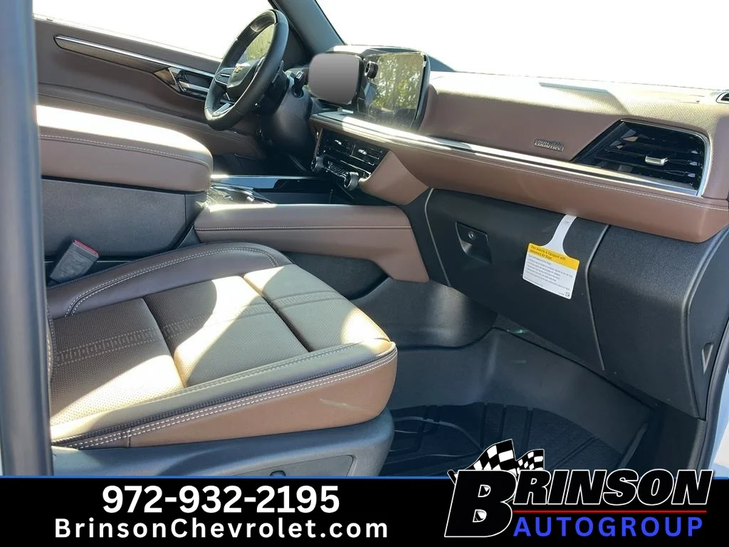 New 2026 Polar White Tricoat Chevrolet High Country image 4