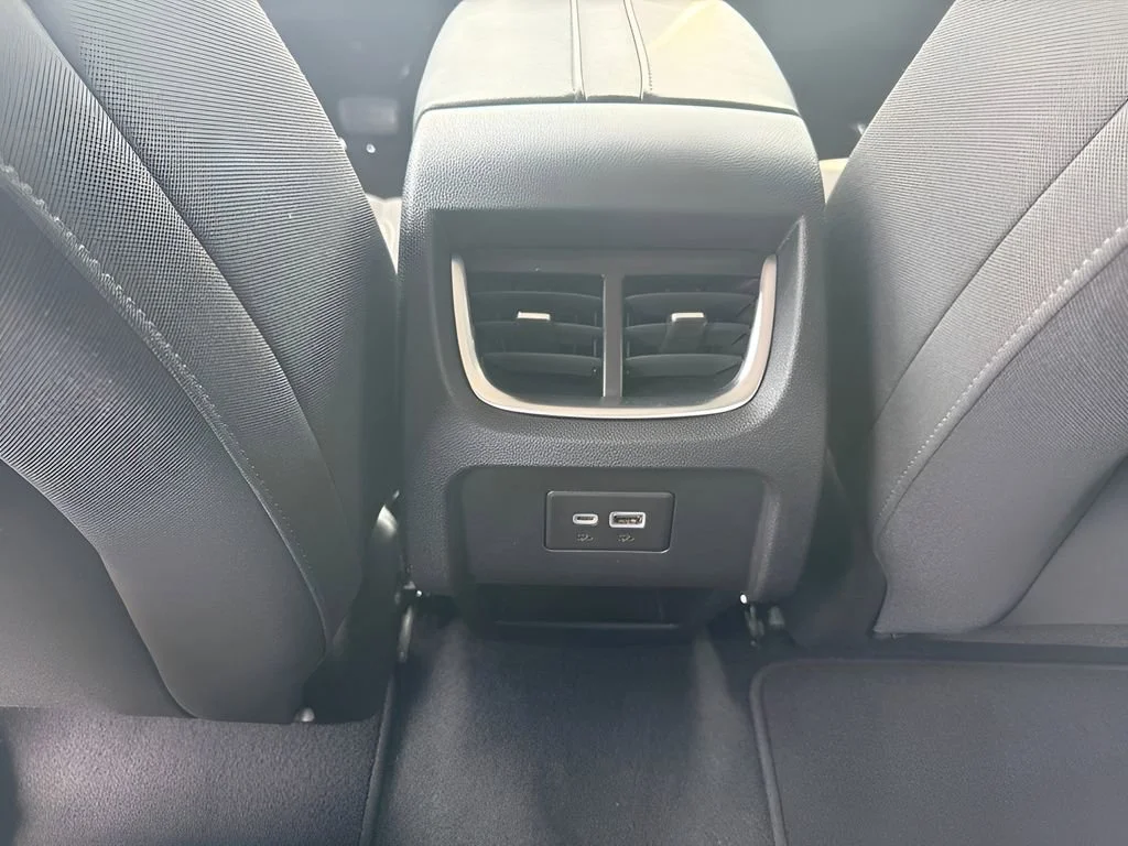 Used 2022 Silver Ice Metallic Chevrolet 2LT image 29