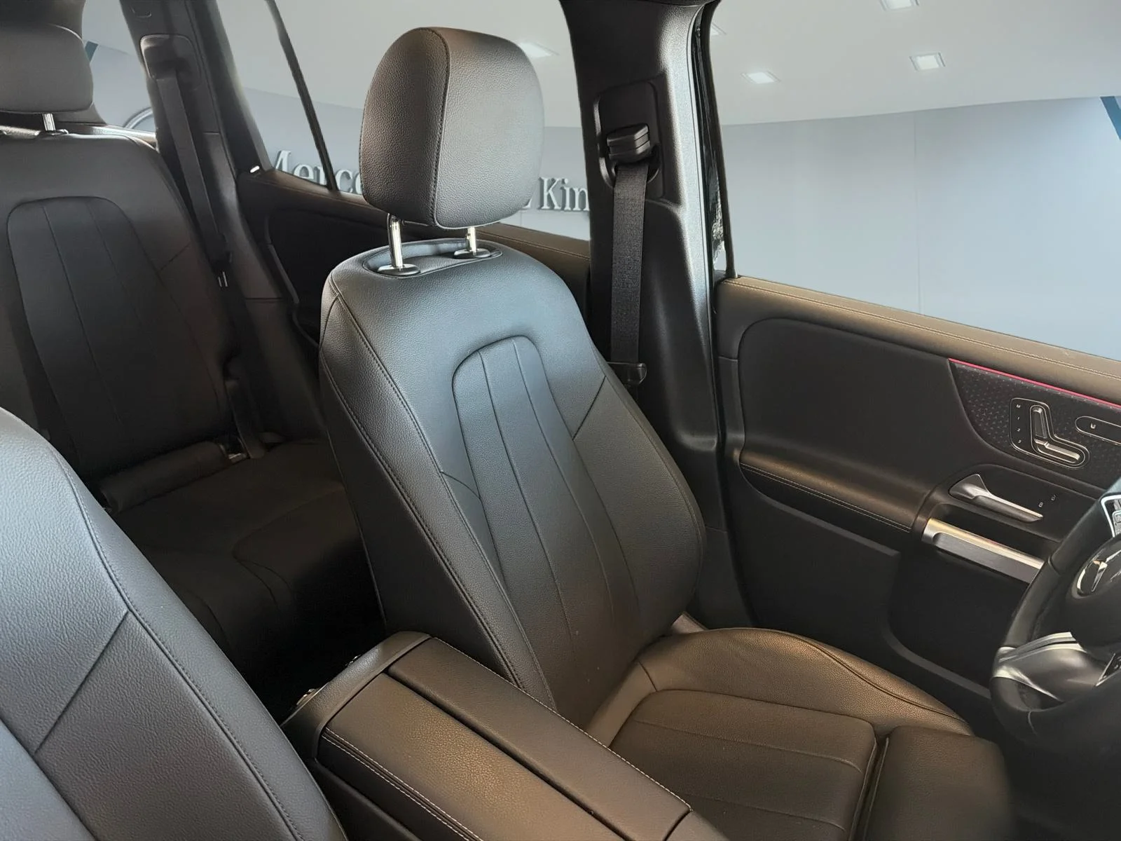 Certified Used 2025 Black Mercedes-Benz Glb 250 image 32