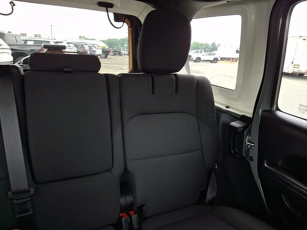 Used 2023 Gray Jeep 4x4 image 56