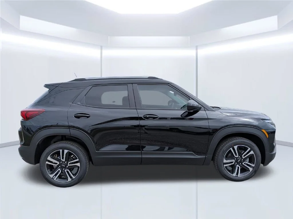 New 2026 Mosaic Black Metallic Chevrolet LT image 8