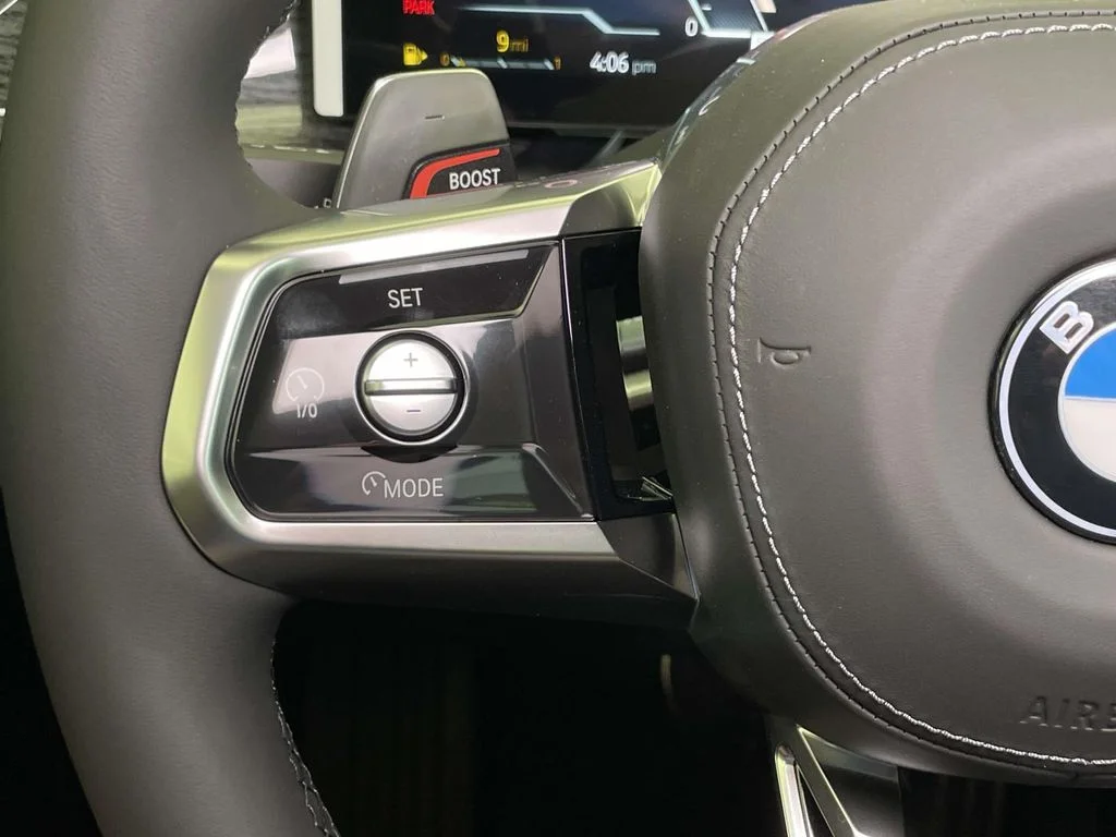 2025 BMW 7 Series 760i - Photo 34