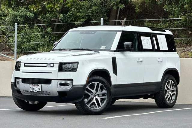 2025 Land Rover Defender 110 S P400's photo