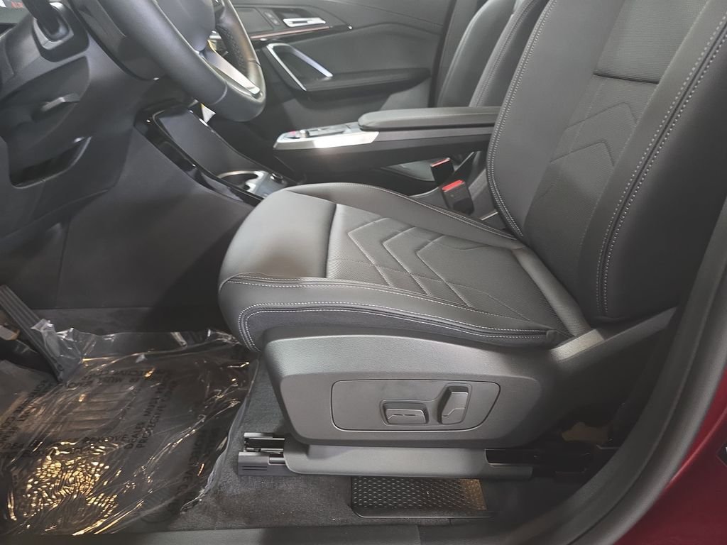 New 2026 Vegas Red Metallic BMW xDrive28i image 15