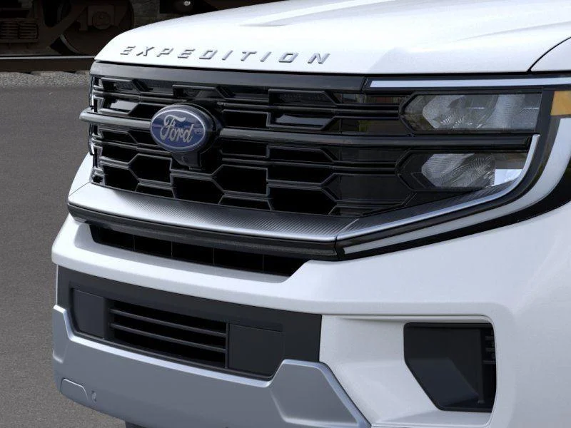 New 2026 Star White Metallic Tri-Coat Ford Platinum® image 17