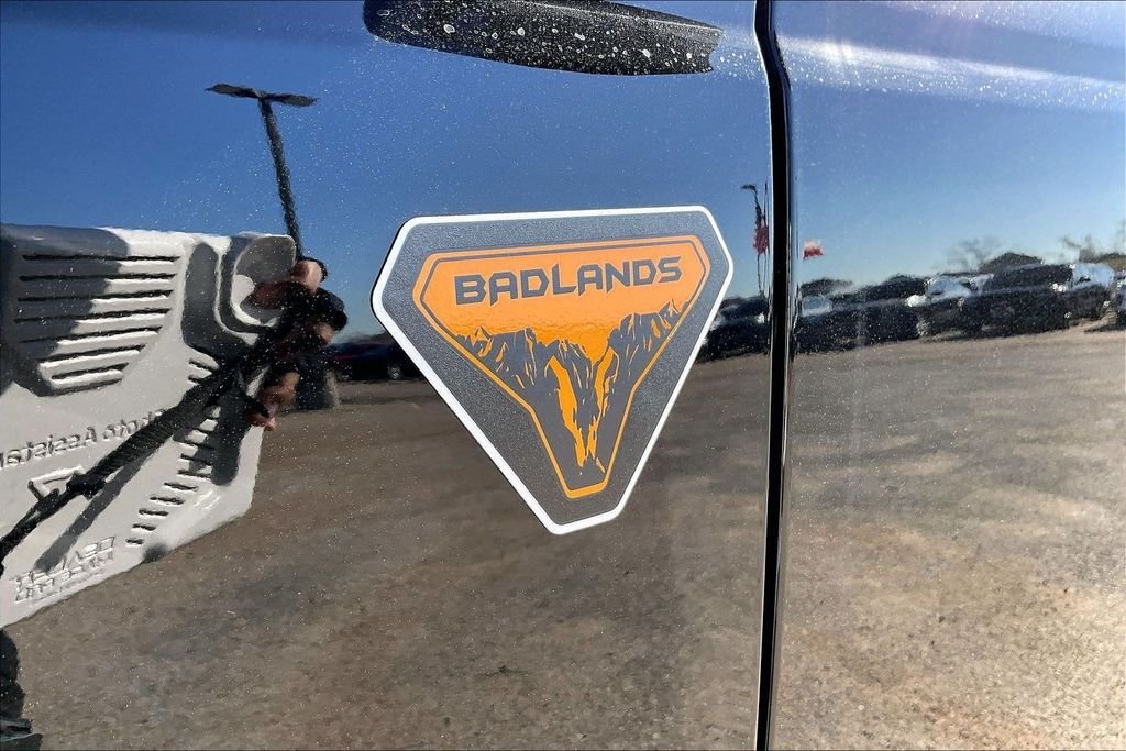 New 2025 Shadow Black Ford Badlands image 22