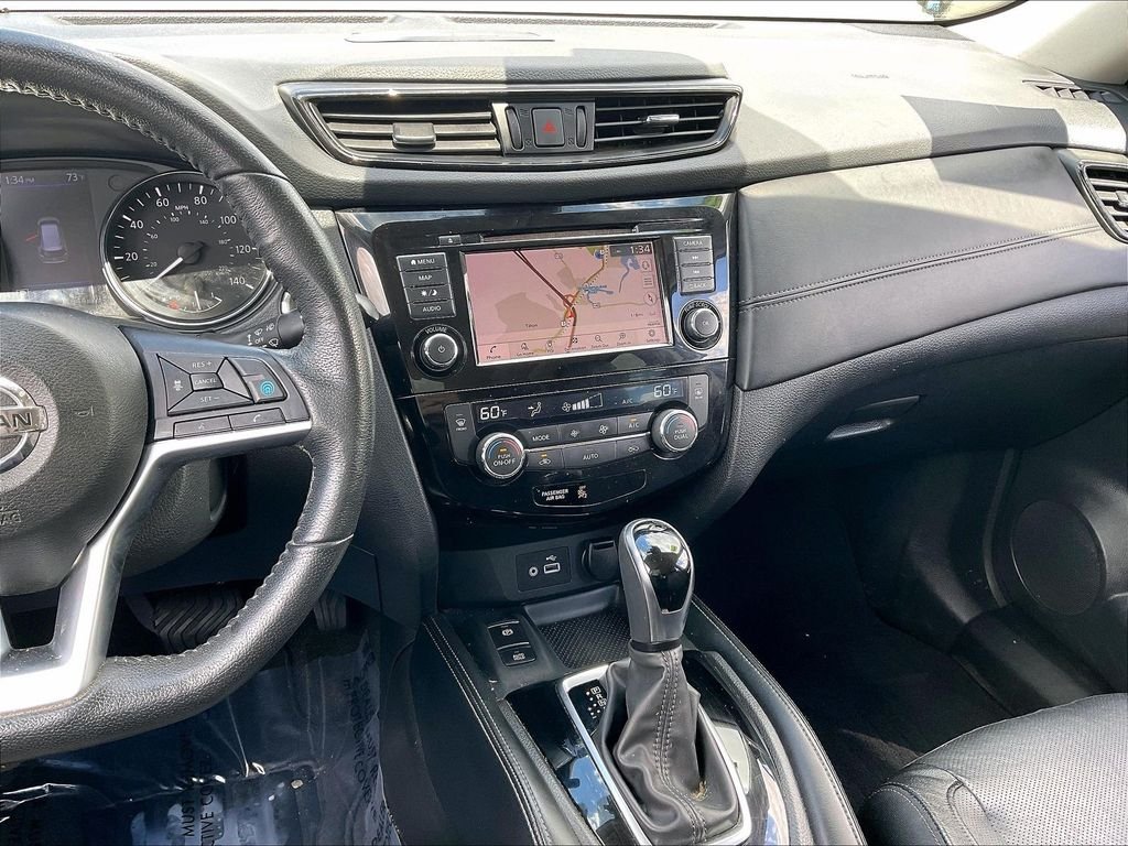 Used 2019 Gun Metallic Nissan SL image 17