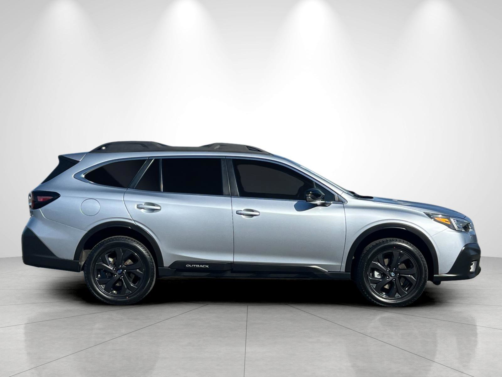 Used 2022 Ice Silver Metallic Subaru Onyx Edition XT image 6