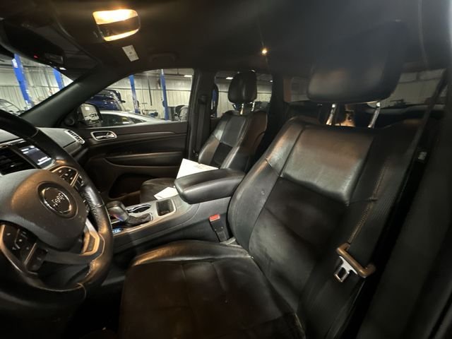 Used 2018 Gray Jeep Altitude image 17