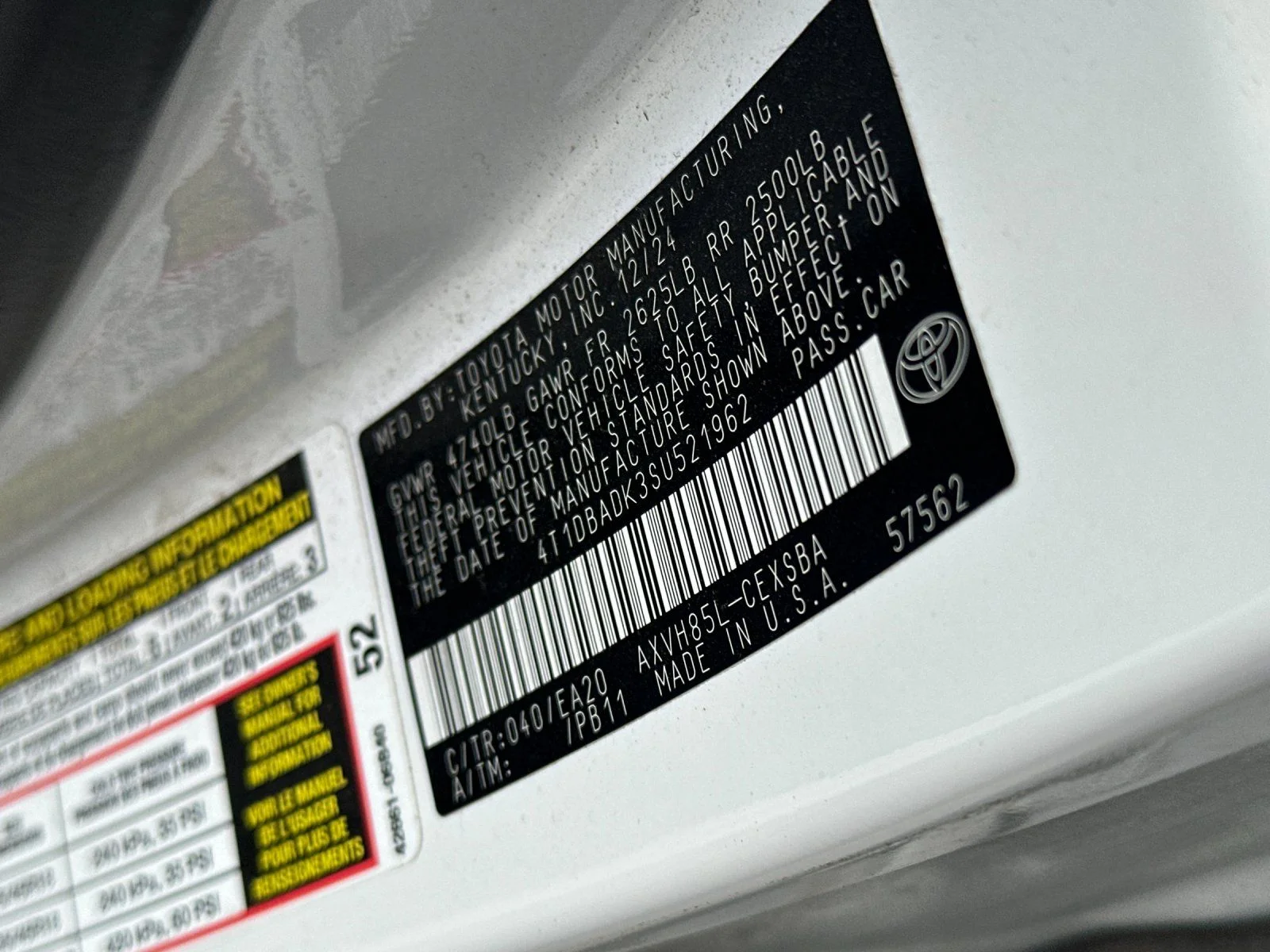 Used 2025 Ice Toyota SE image 25