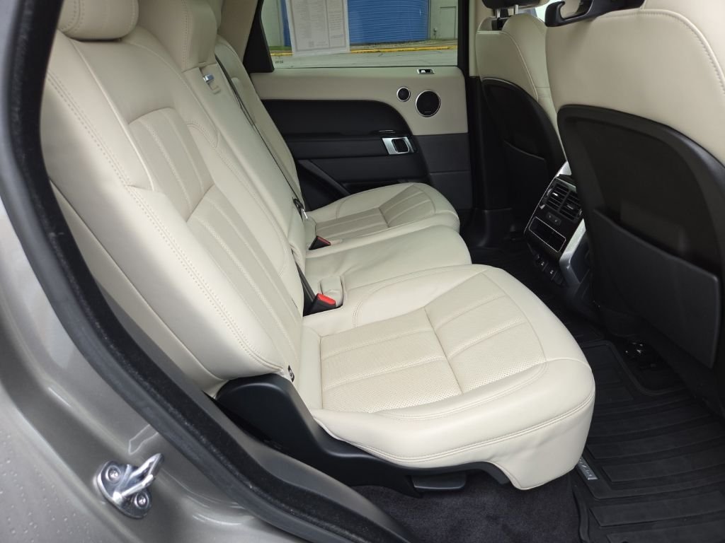 Used 2020 Silicon Silver Premium Metallic Land Rover HSE image 14