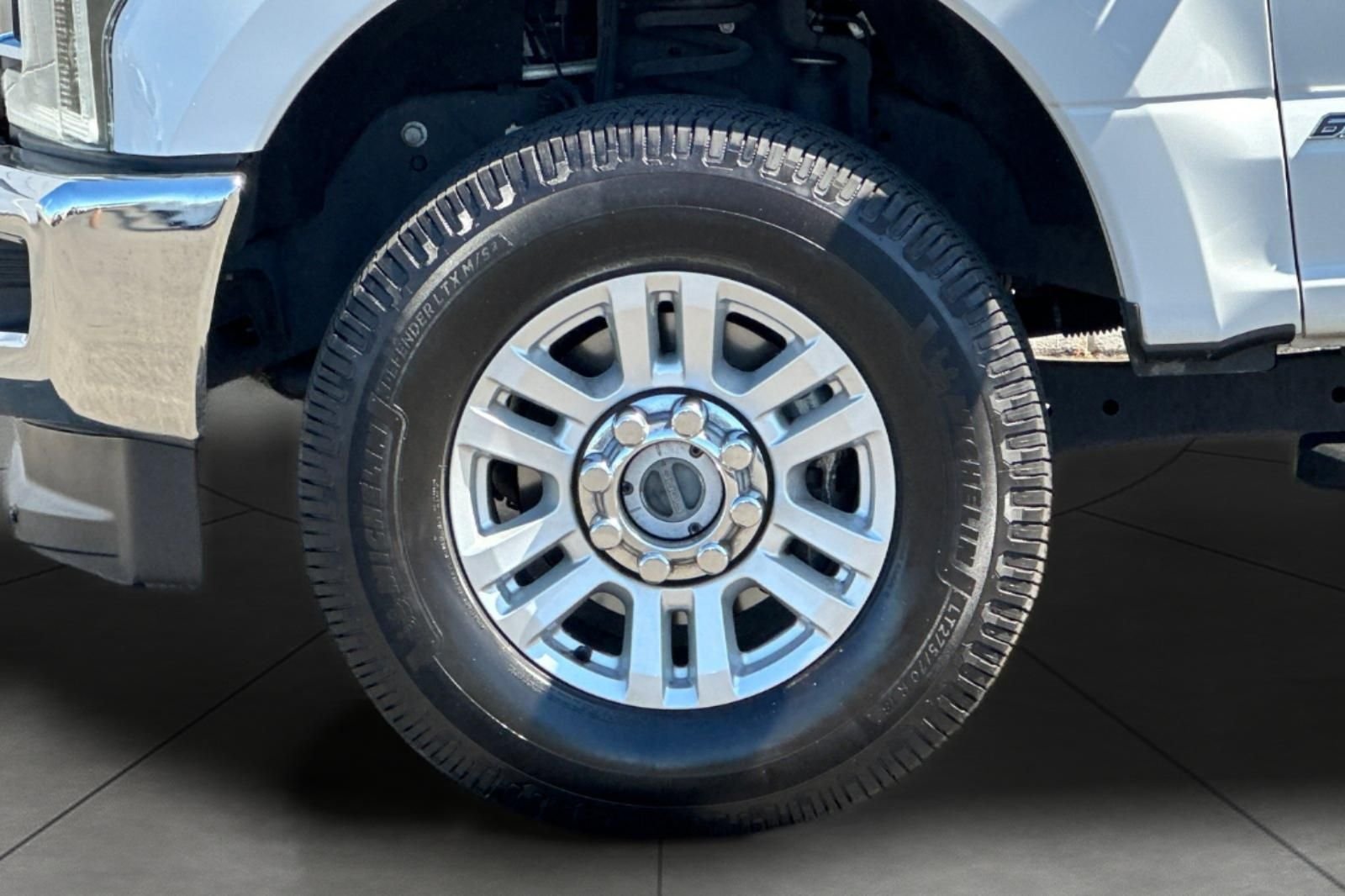 Used 2019 White Ford XLT image 28