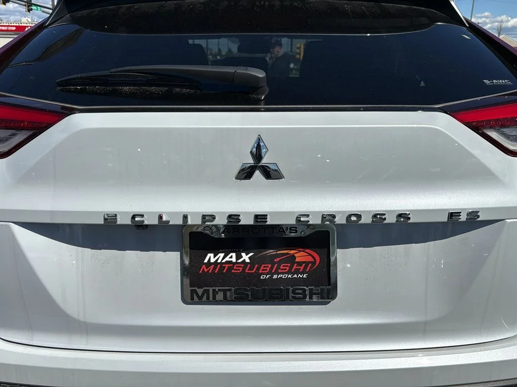 New 2026 White Diamond Mitsubishi ES image 32