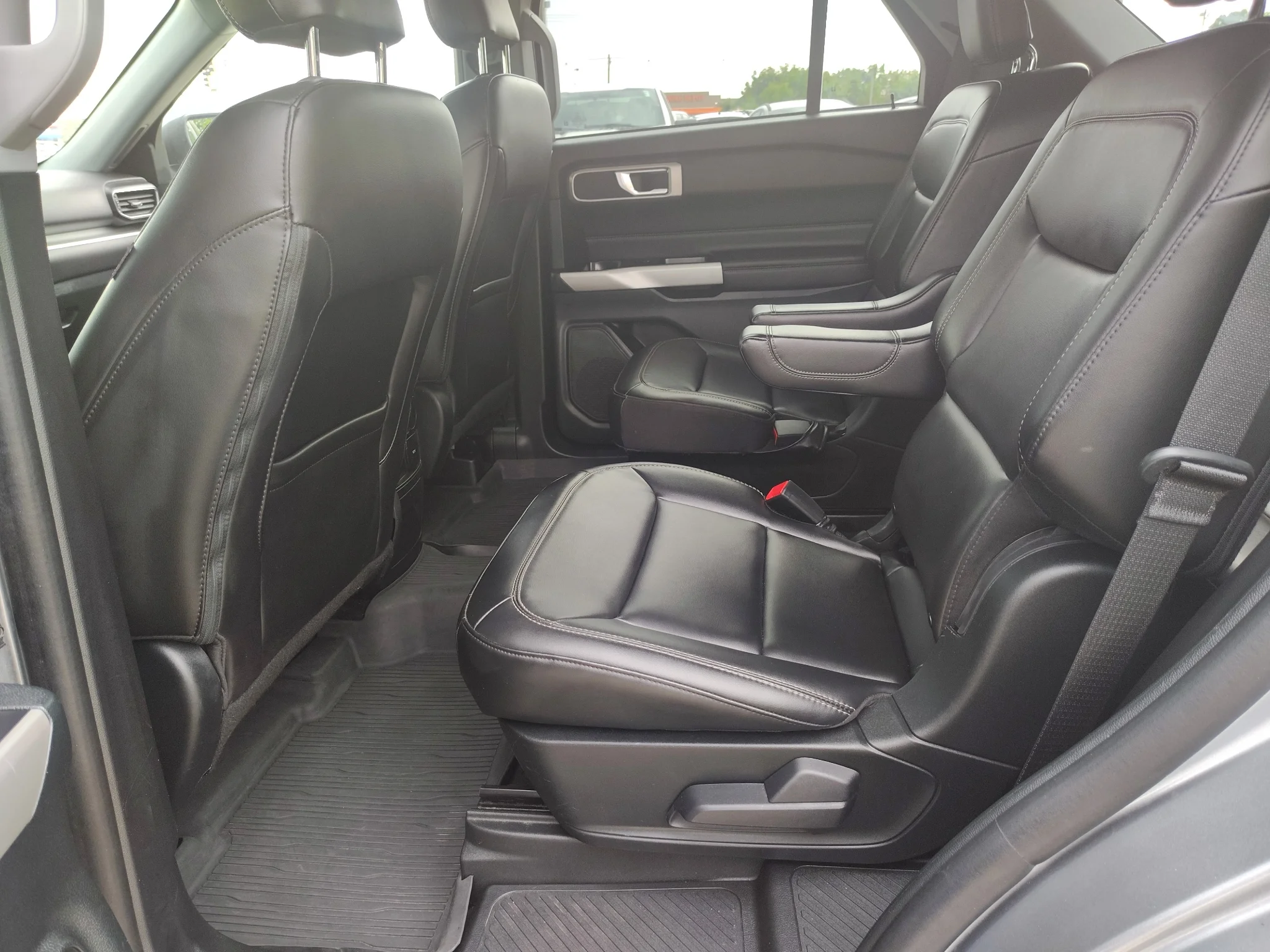 Used 2024 Iconic Silver Metallic Ford XLT image 12