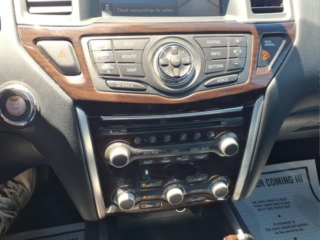 Used 2015 Silver Nissan Platinum image 23