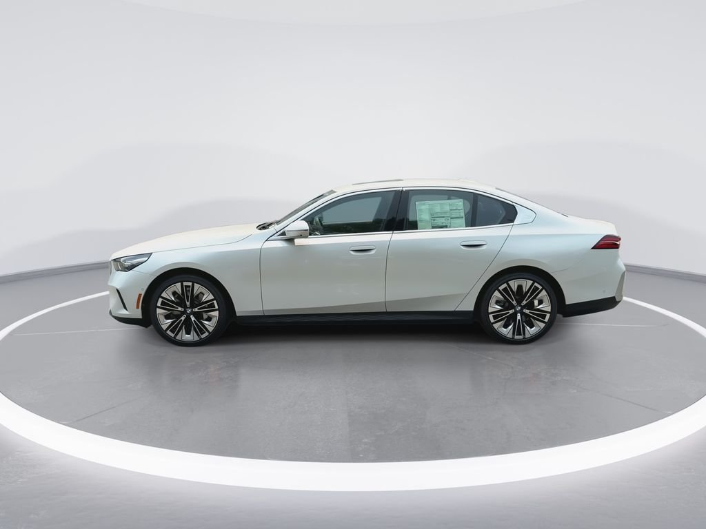 New 2027 White BMW 530i xDrive image 5