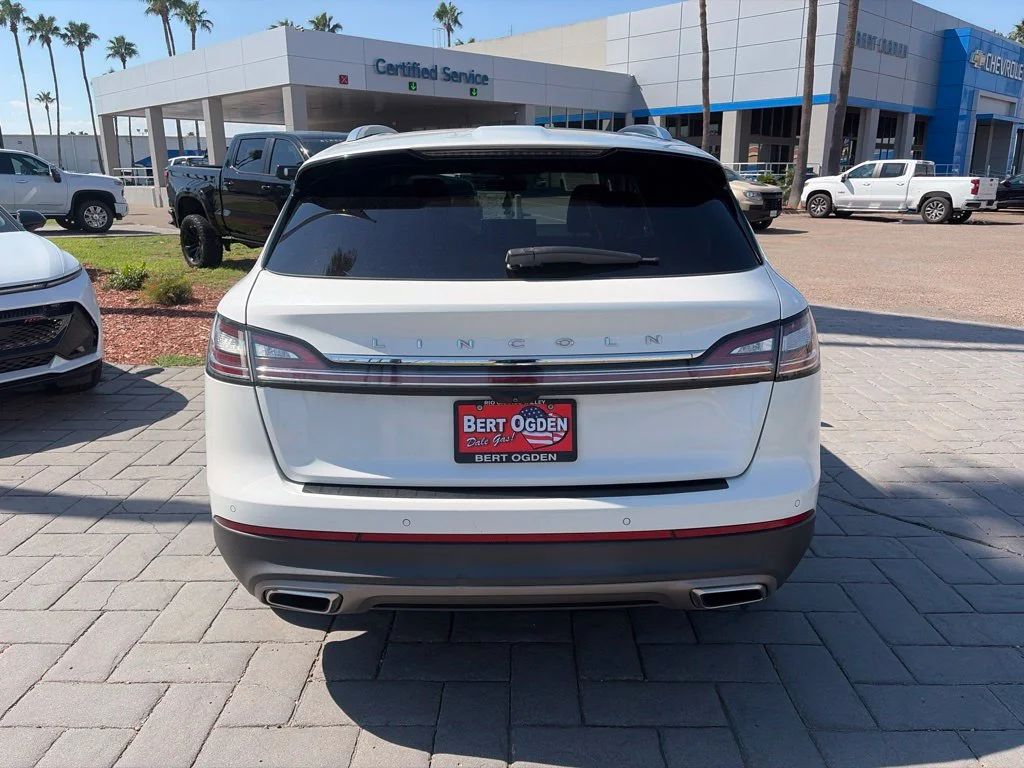 Used 2023 White Lincoln Standard image 5
