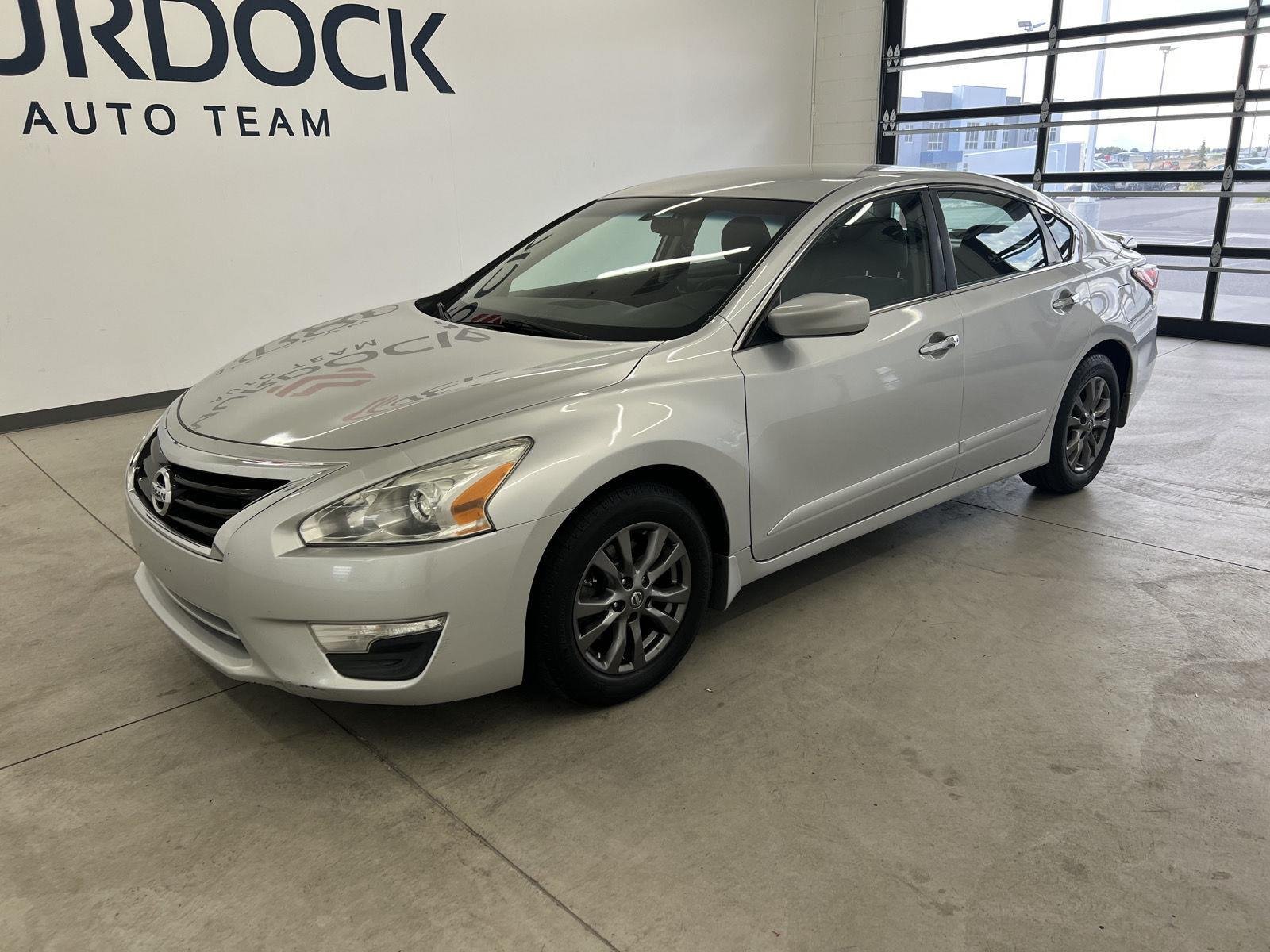 Used 2015 Brilliant Silver Nissan 2.5 S image 6