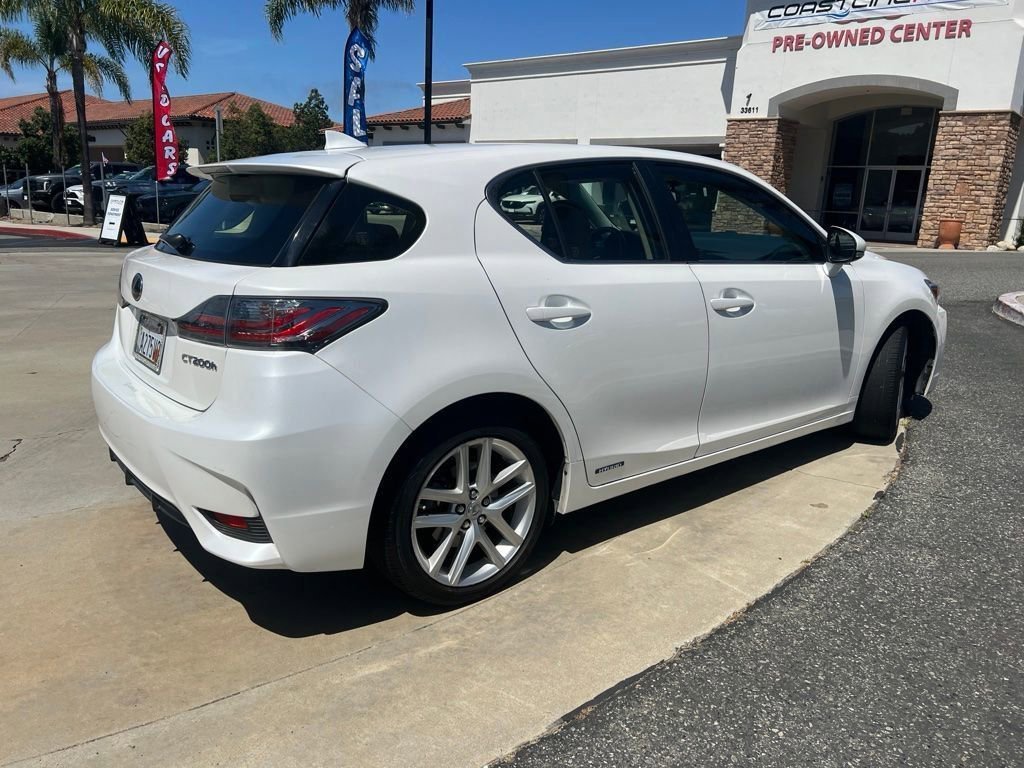 Used 2017 Ultra White w/Black Roof Lexus 200h image 5
